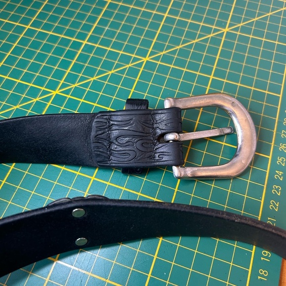 Rare Vintage Harley Davidson silver engine studded flame embossed leather belt - Picture 6 of 15